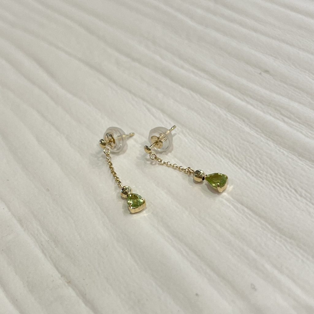 ペリドットピアス
