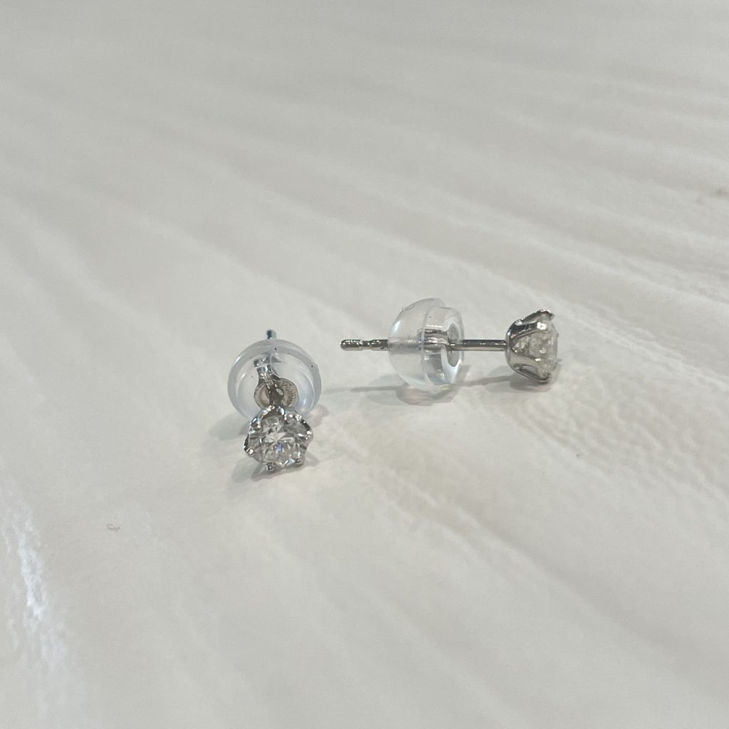 ダイヤモンドピアス
