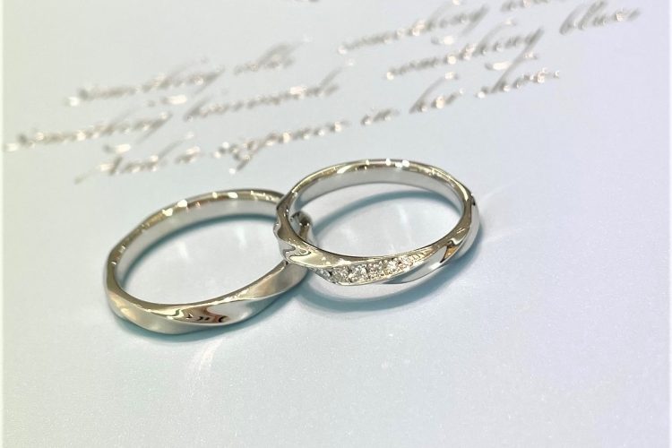 サムシングブルー〈アイテール〉新モデルの結婚指輪をご紹介です。
